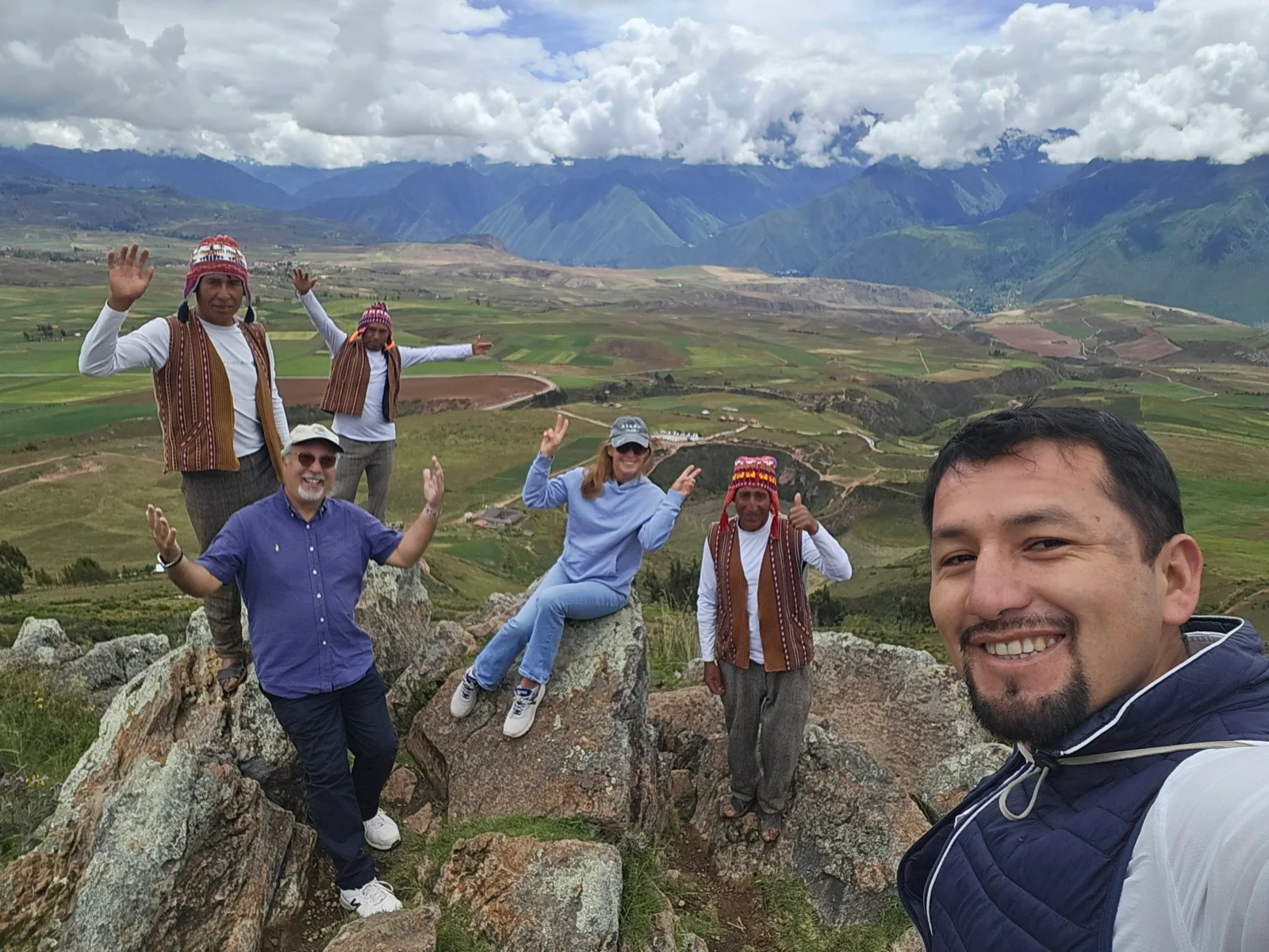 Our guest Gary, with our brilliant ground-team in Peru.