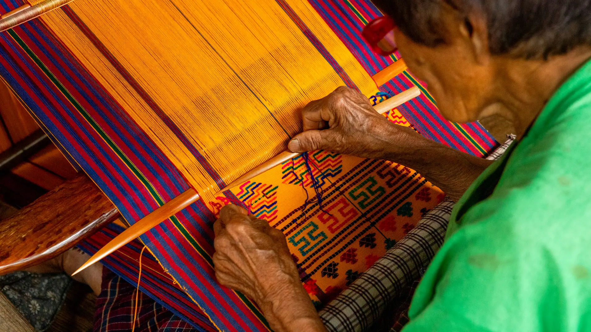 Meet local people and local artisans in Bhutan